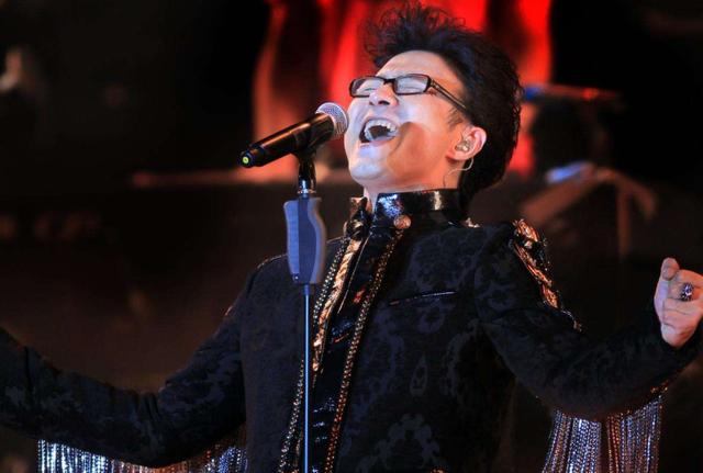 汪峰|当年被汪峰捧成冠军，成立乐队保持距离，后来汪峰也没救他一把