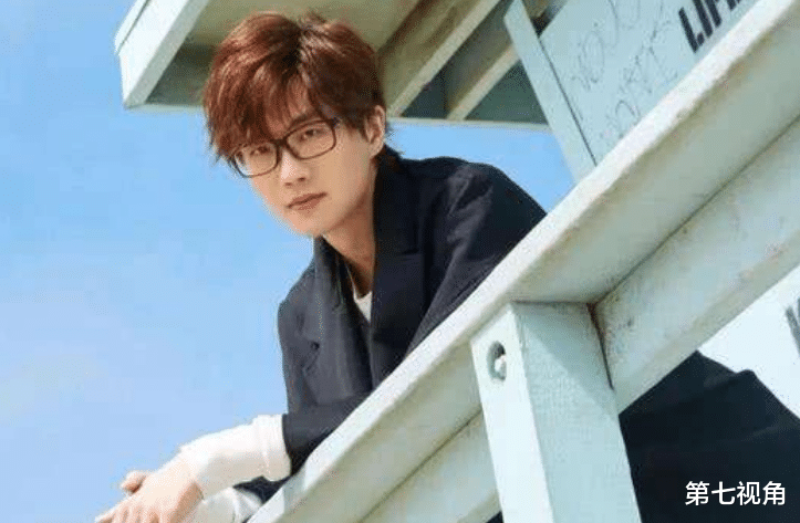 演唱会|他平时像个过气歌手一样， 一开演唱会连票都买不到