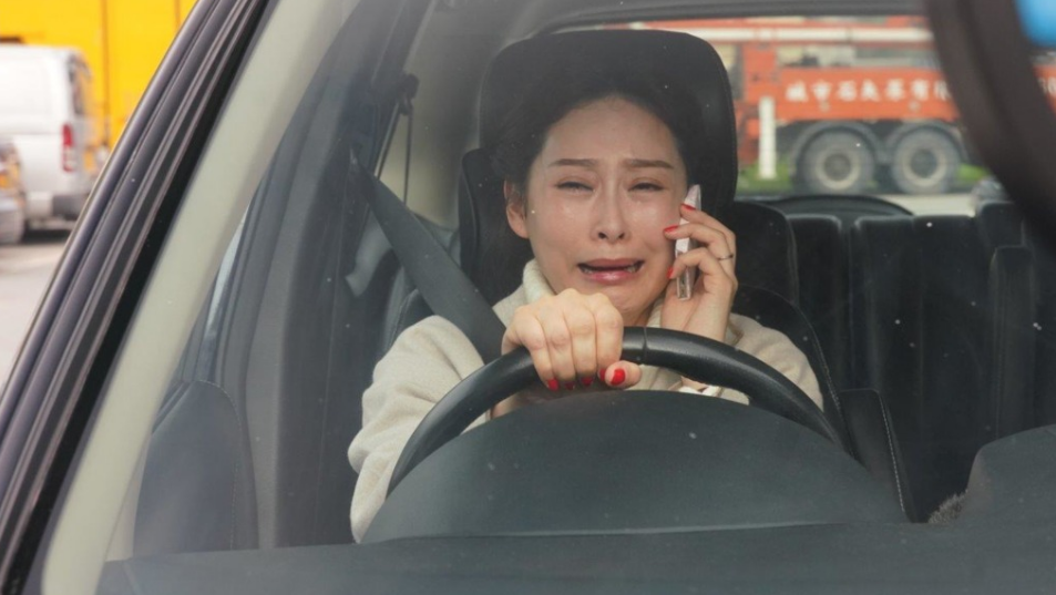 [杨怡]42岁TVB女星新剧首集就车祸丧生！与杨怡姐妹情深！曾发文称我们都是中国人