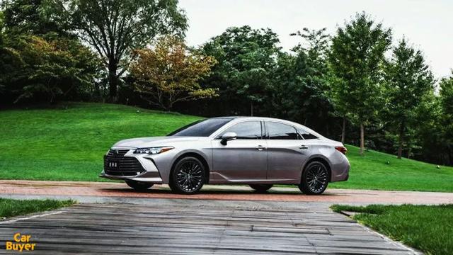 君越|君越VS亚洲龙：比空间、气场、质感，谁是B级车最高“绝对值”