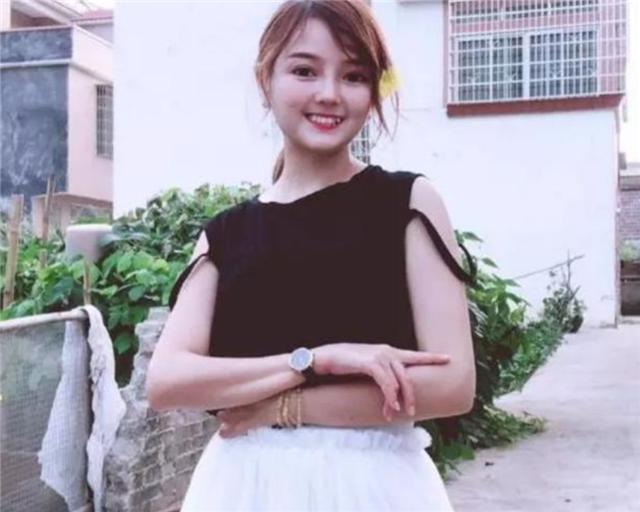 臆说古史|“最美”袖珍女孩,弃治疗北漂供弟上学,年入百万却拒绝为弟买房