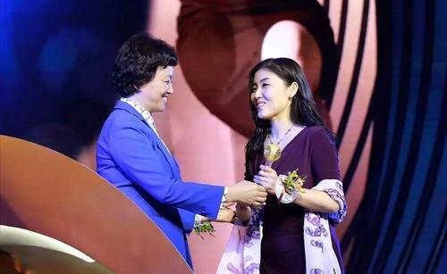 清华大学|落选中科院院士后，清华美女教授回到美国，如今为美立下大功