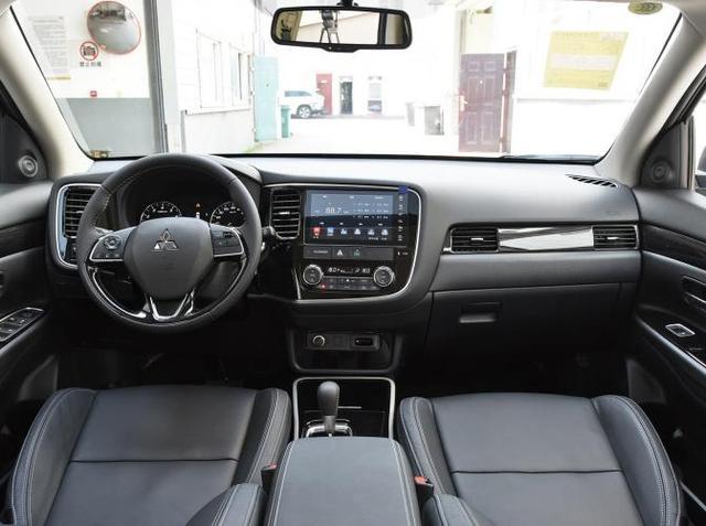 「三菱欧蓝德」16万的三菱欧蓝德值吗？驾驶5个月后，车主说了大实话