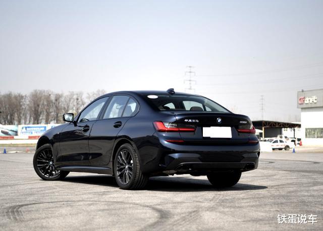 【丰田凯美瑞】宝马3系330iM运动曜夜套装,车上的中国特供配置,令国外车友羡慕