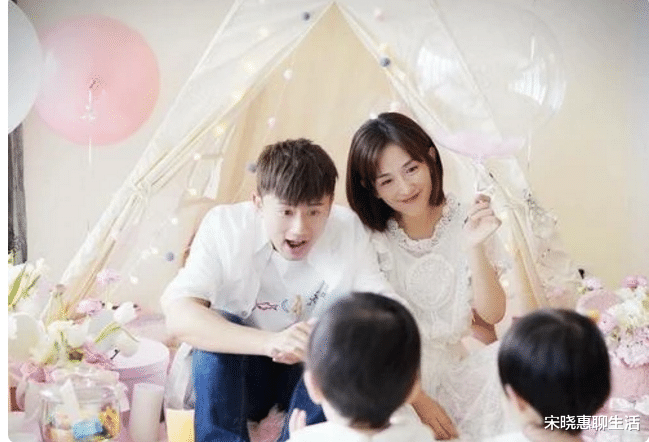 『娱乐圈』娱乐圈很恩爱的4对夫妻，最后一对为了不离婚，将结婚证都撕了！
