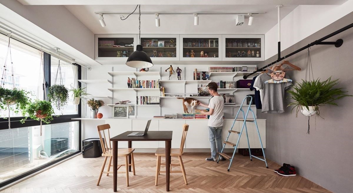 设计师|玄关＆客厅善用层板、吊柜与墙面收纳设计，小户型收好收满无负担