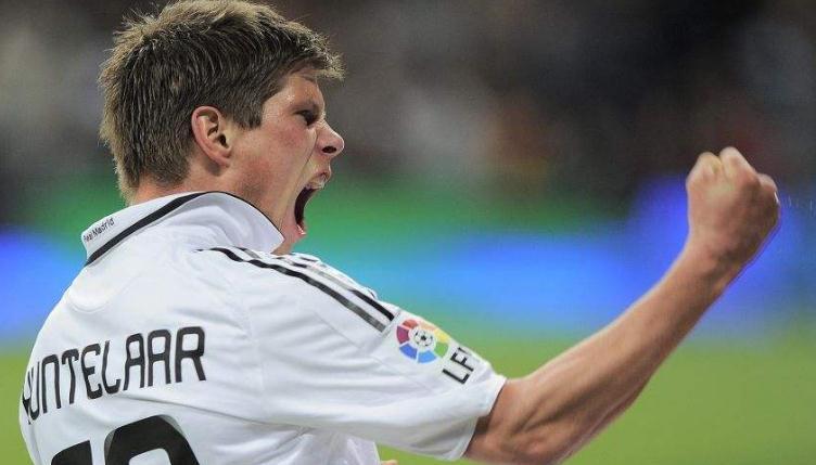 「亨特拉尔」18场9球，阿贾克斯要解约36岁的亨特拉尔？原来是要签订新合同