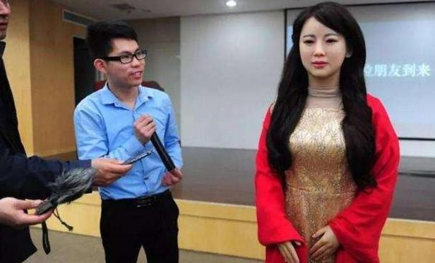 机器人|日本女性机器人外形逼真，体验满意度99%，却有一点让人难接受