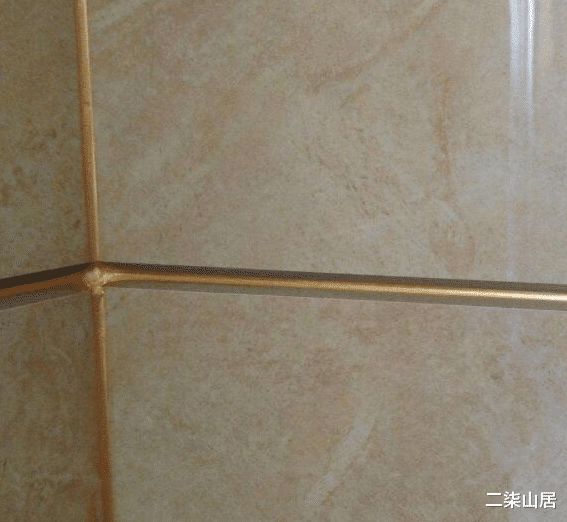 |美缝剂做平的好还是凹的好?外行人因不懂而上当,完工后全是刮痕!