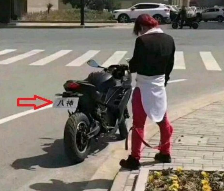 八神庵|拳皇老玩家信仰八神庵24年，如今头发稀疏还穿着八神庵的衣服