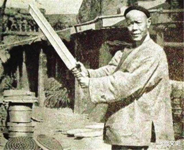 刽子手|此人是清朝最后一位刽子手，一生砍头300颗，无妻无子，孤独终老