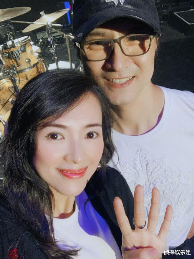 章子怡■章子怡晒与汪峰合照秀恩爱，母亲节撞上结婚纪念日直呼太幸福