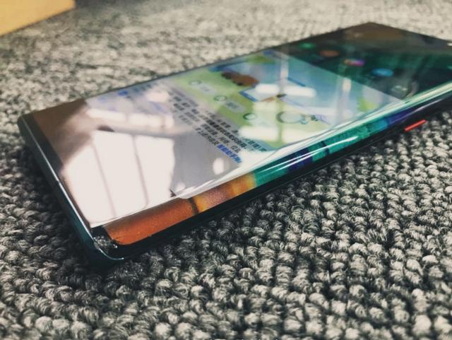 mate20|昔日顶配从3999跌至1799，华为的倔强？麒麟980+徕卡三摄再战两年