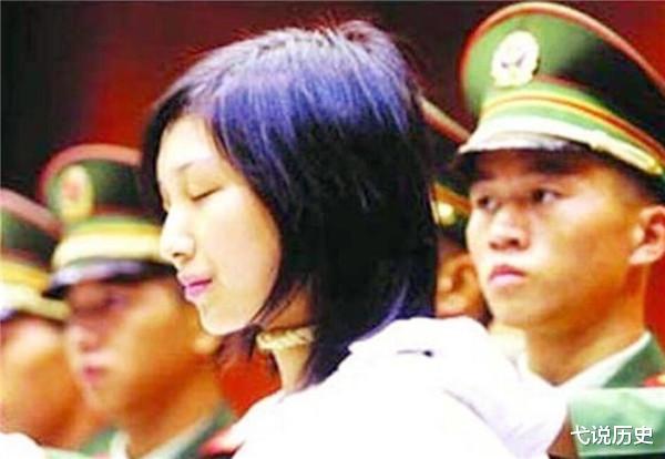 弋说历史|19岁少女被枪决前,突然主动张开嘴,众人疑惑,行刑士兵却明白了