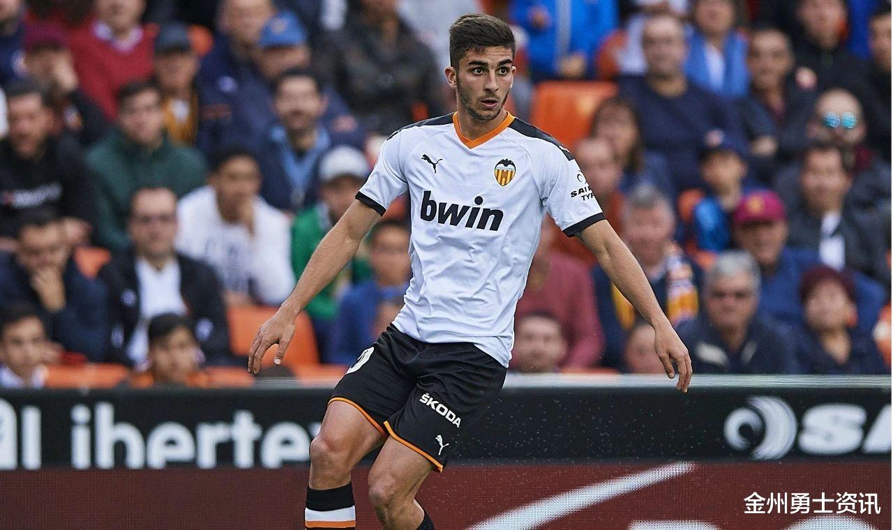 [曼联]1.3亿转会费劝退！曼联或放弃桑乔，备胎已寻好，20岁35场造13球