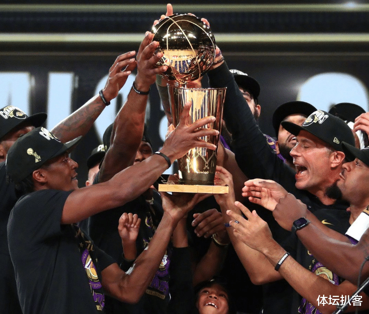 索尼Xperia|莫雷下课，央视4个字回应太犀利，球迷有福了：NBA有望全面复播！