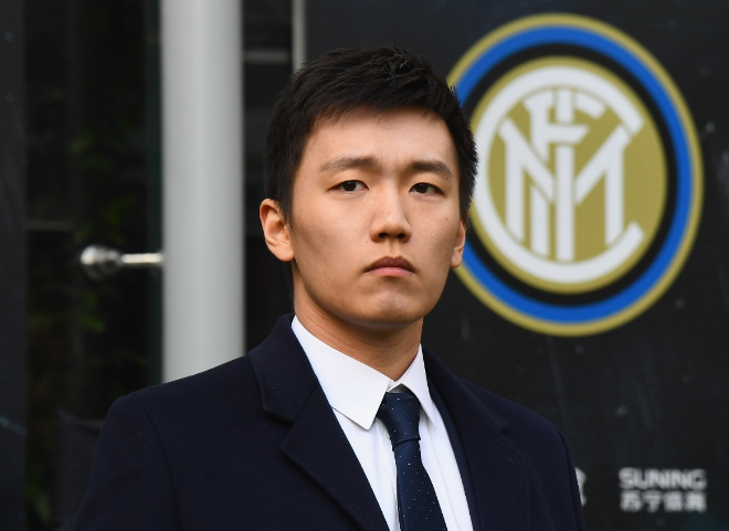 国际米兰|29岁张康阳登上欧战颁奖台！击拳鼓励国米所有人，眼神流露伤感