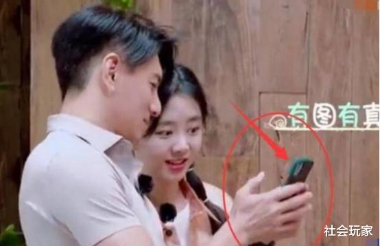 吴奇隆|难怪说自律的人没朋友，谭松韵吴奇隆研究葱油面，谁注意到郑爽？