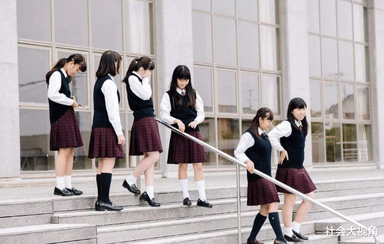 [日本]日本真是奇怪！新冠疫情爆发后，女高中生怀孕人数直线上涨！