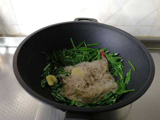 「脾胃」这菜是“推粪机”，隔三差五吃，口臭没了排出黑宿便，肠道变干净