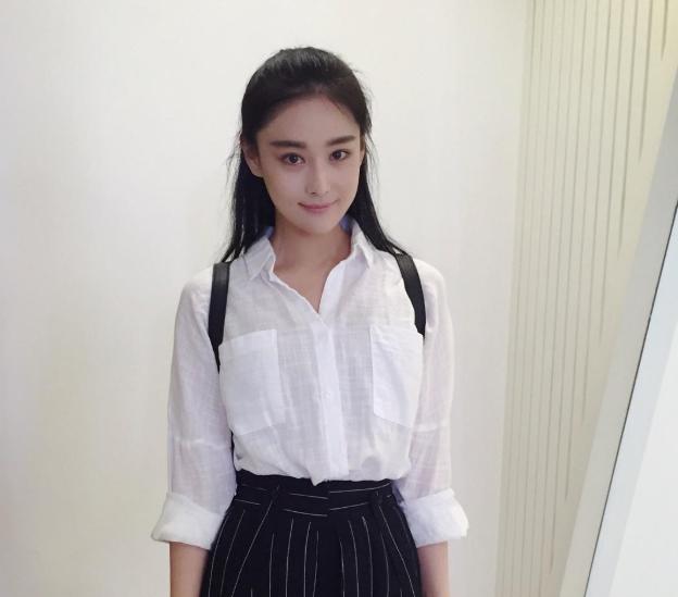 |张馨予分享自己家的装修，老公是个普通人，家里连吊顶都没有做