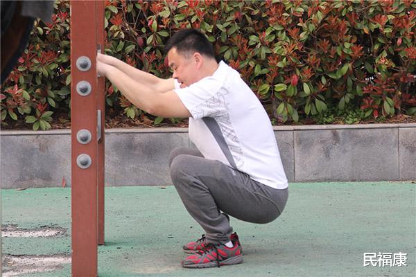 深蹲|每晚深蹲50次，身体会怎样？医生：若能坚持，好处是看得见的