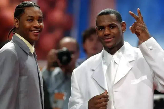 「勒布朗·詹姆斯」19岁锡安和19岁詹姆斯同时选秀，谁是状元？名宿们给出一致答案