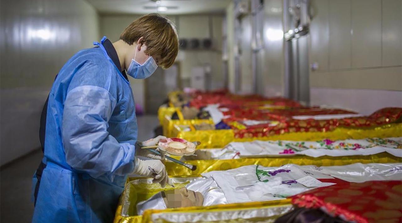 【】为什么人去世了还要化妆打扮？不是封建迷信，是有科学依据的！