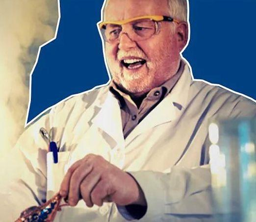 「英国」英国在华博士谈亲身经历，5分钟内3次泣不成声，美英法全都沉默了