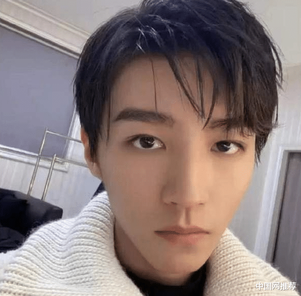 王俊凯|王俊凯晒自拍，希望粉丝不要“考古”