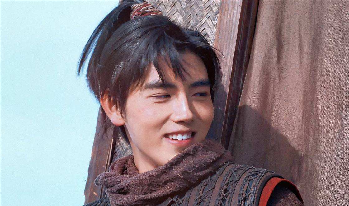 明星|史上“最奇葩”影视剧！主角一个不认识，配角居然全都是巨星！