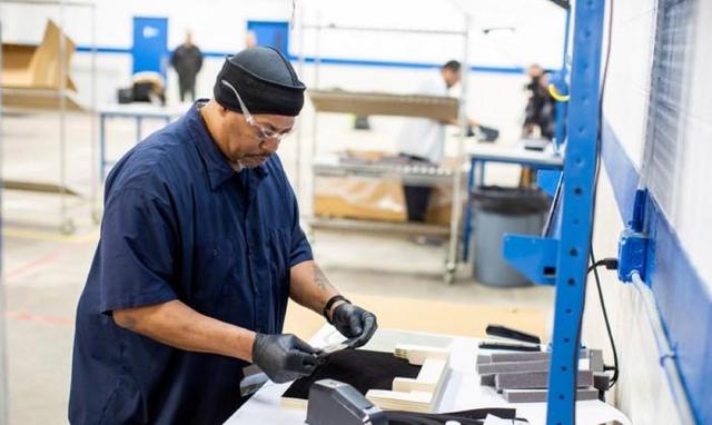 『F-35』拔管无情！美国要F-35合作盟友拿“命”换机：呼吸机比金银还紧俏