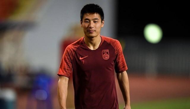 【国足】10年一个武磊，国足为何越踢越弱？其实韦世豪就是一个例子