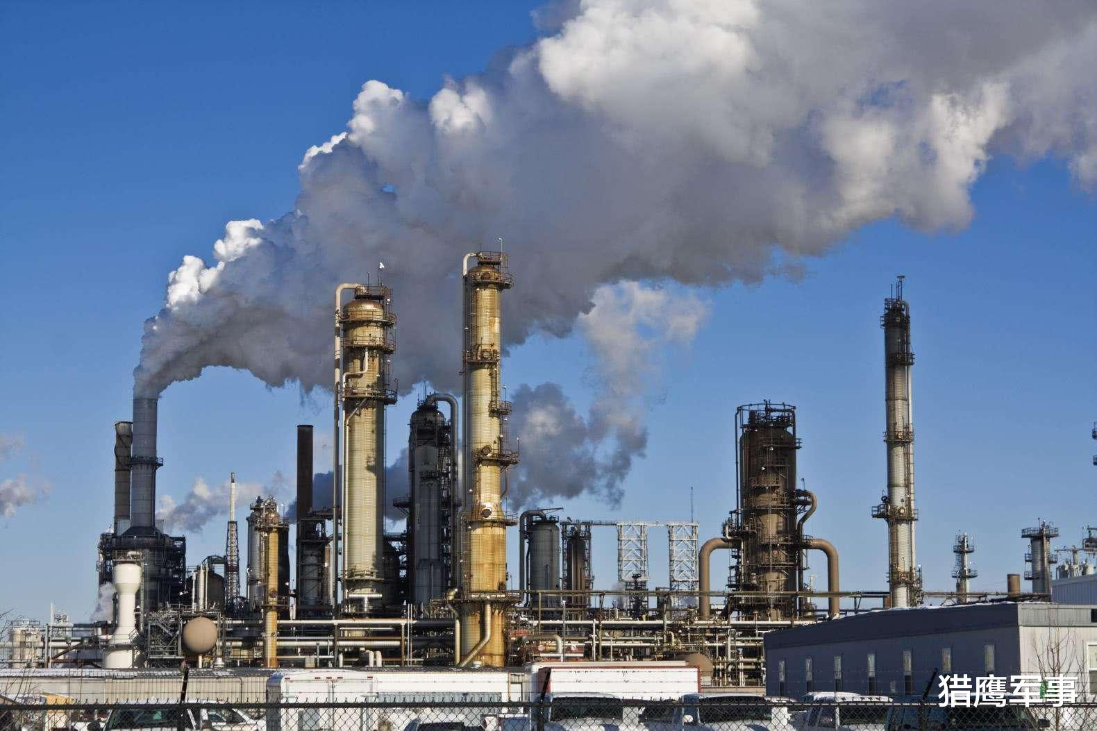 「美国」真惹错人了，中国富商宁弃国籍也要撤资走人，老美损失不止千亿