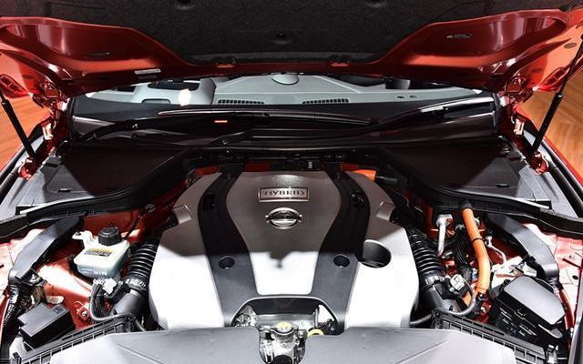 「宝马3系」小“GTR”亮相，带V6声浪+起步305马，L3级自动驾驶，单挑宝马3系