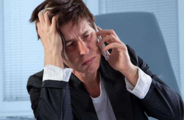 |老板设陷阱把我辞退,一个月后老板发来短信,我笑出声来