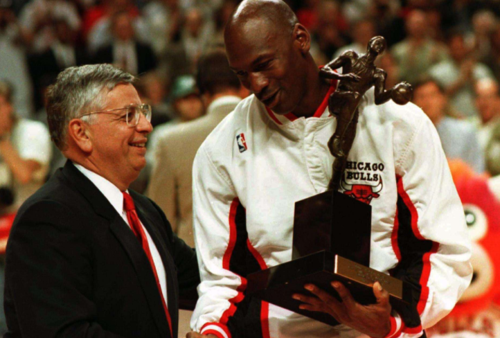 #迈克尔·乔丹#杨毅：乔丹放在如今的小球时代，乔丹闭着眼睛都能得到场均30分！