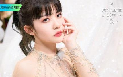 #杨超越#《横冲直撞的二十岁》热播，\杨超越\怼恶评，网友直言就是个花瓶