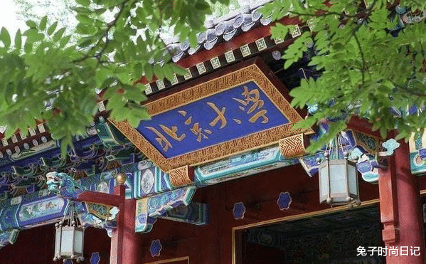 清华大学|高考狂人张非4次参加高考，考上清华、北大被退学，他今怎样了？