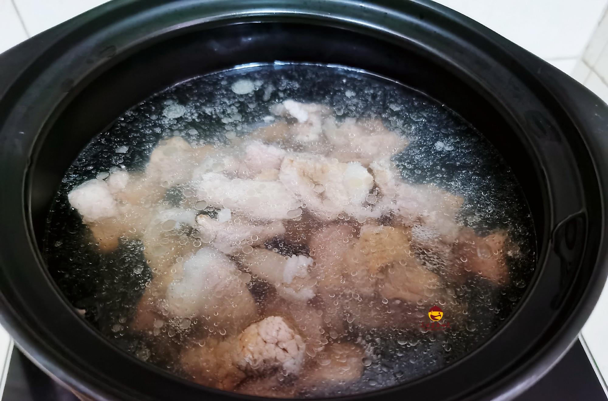 丝瓜@天热不想做饭，这样一锅煮，有荤有素还有汤，简单营养又美味