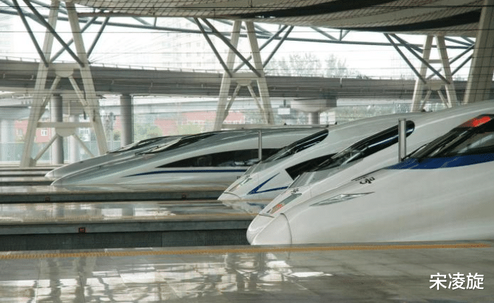|14亿人“养不起”高铁?上半年亏损955亿!高铁赚的钱去哪了?
