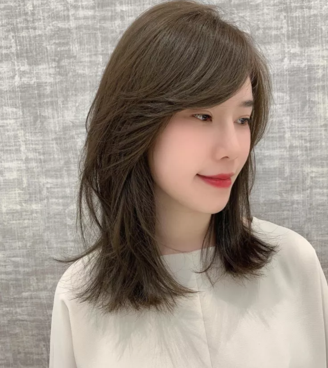 发型|“锁骨发”发型19款,一看就很喜欢,瘦脸时尚不夸张