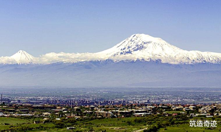 阿塞拜疆VS亞美尼亞，水火不容，來看看兩國首都風貌-圖6