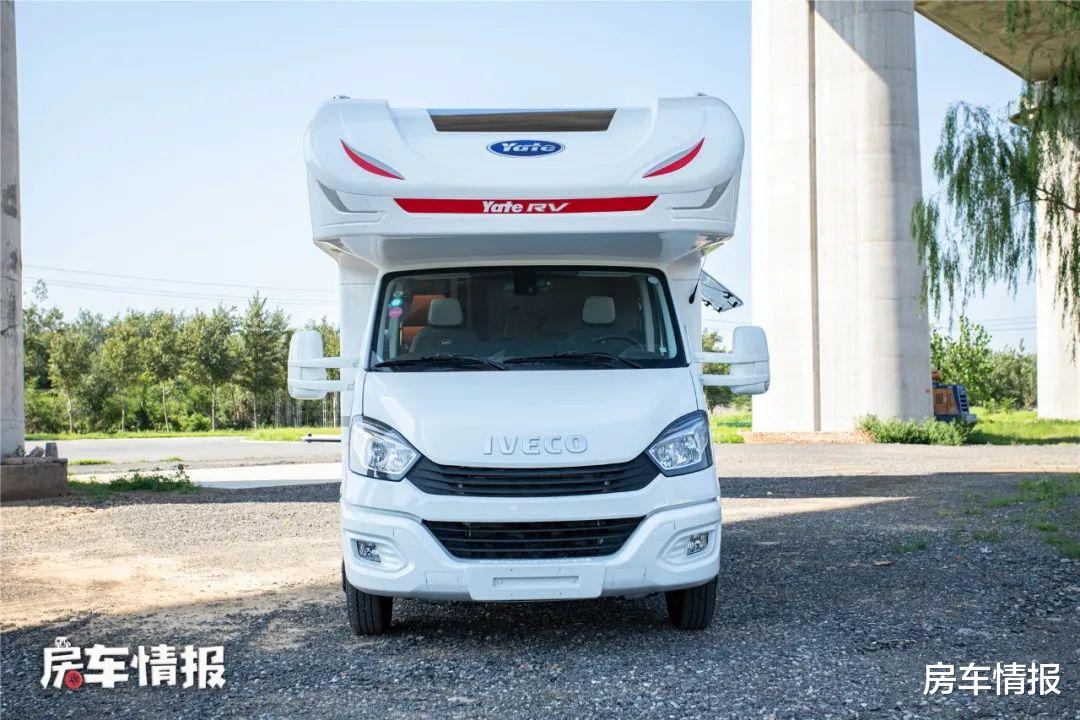国六|实拍亚特新款依维柯房车,3.0T柴油国6排放,48V电力干湿分离卫生间