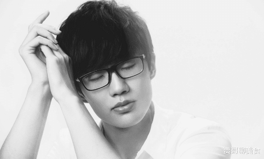 许嵩|国内唯一不混娱乐圈的男歌手，从不宣传演唱会，却场场一票难求！