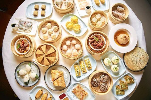 「茶点」当东北人来到广东喝早茶时，一家人点了5份茶点，端上桌后愣住了