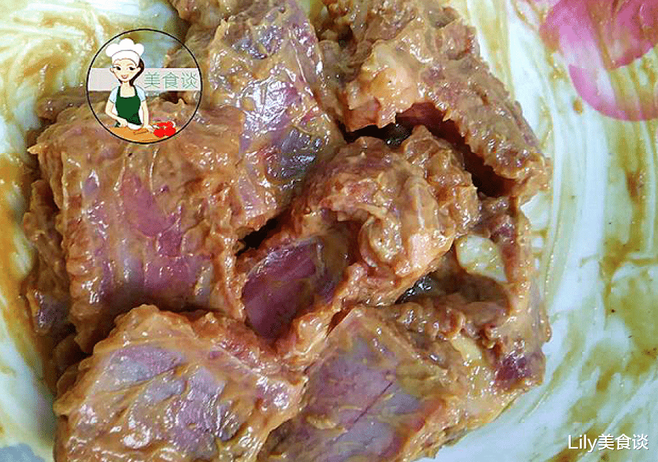 蒸排骨|秋天最该吃的一个菜，蒸一蒸就好，营养还不上火，蒸一盘香到舔盘子