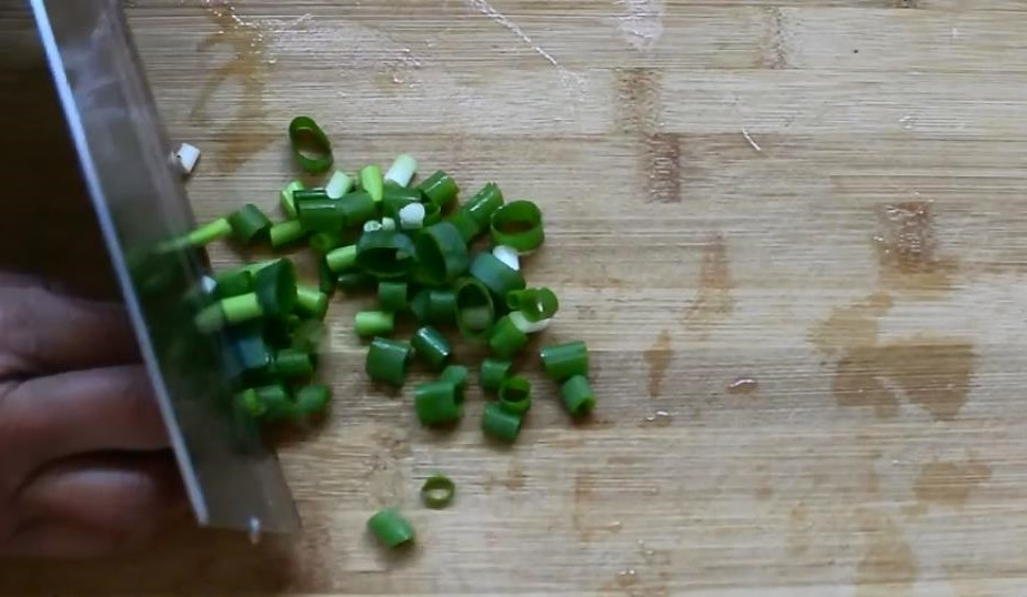 「鸡蛋」从小就喜欢吃妈妈做的这道早餐饼，又软又香，而且吃剩饼更好吃