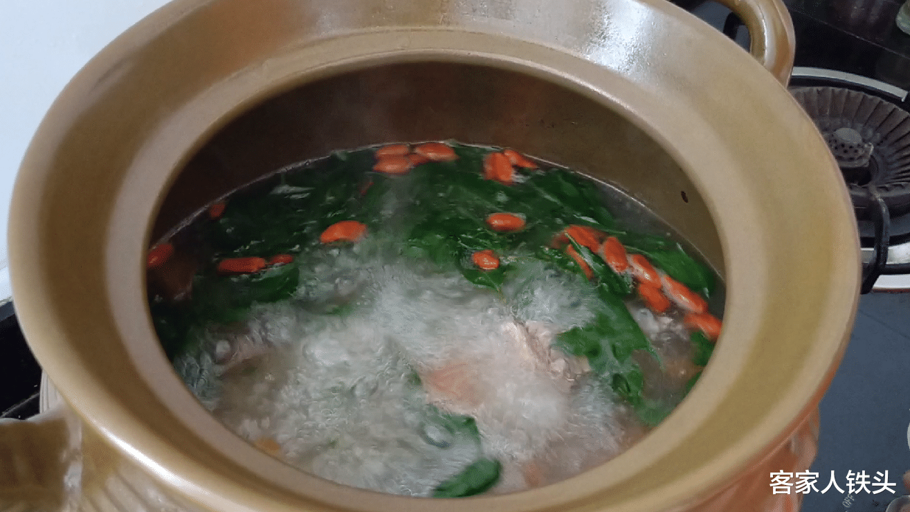 『食材』8菜1汤，五一待客这样搭配做一桌，营养好吃还不腻，待客倍有面