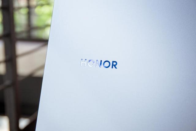 直升机|荣耀打造全场景生态的冠军拼图：荣耀MagicBook 14/15锐龙版深度体验